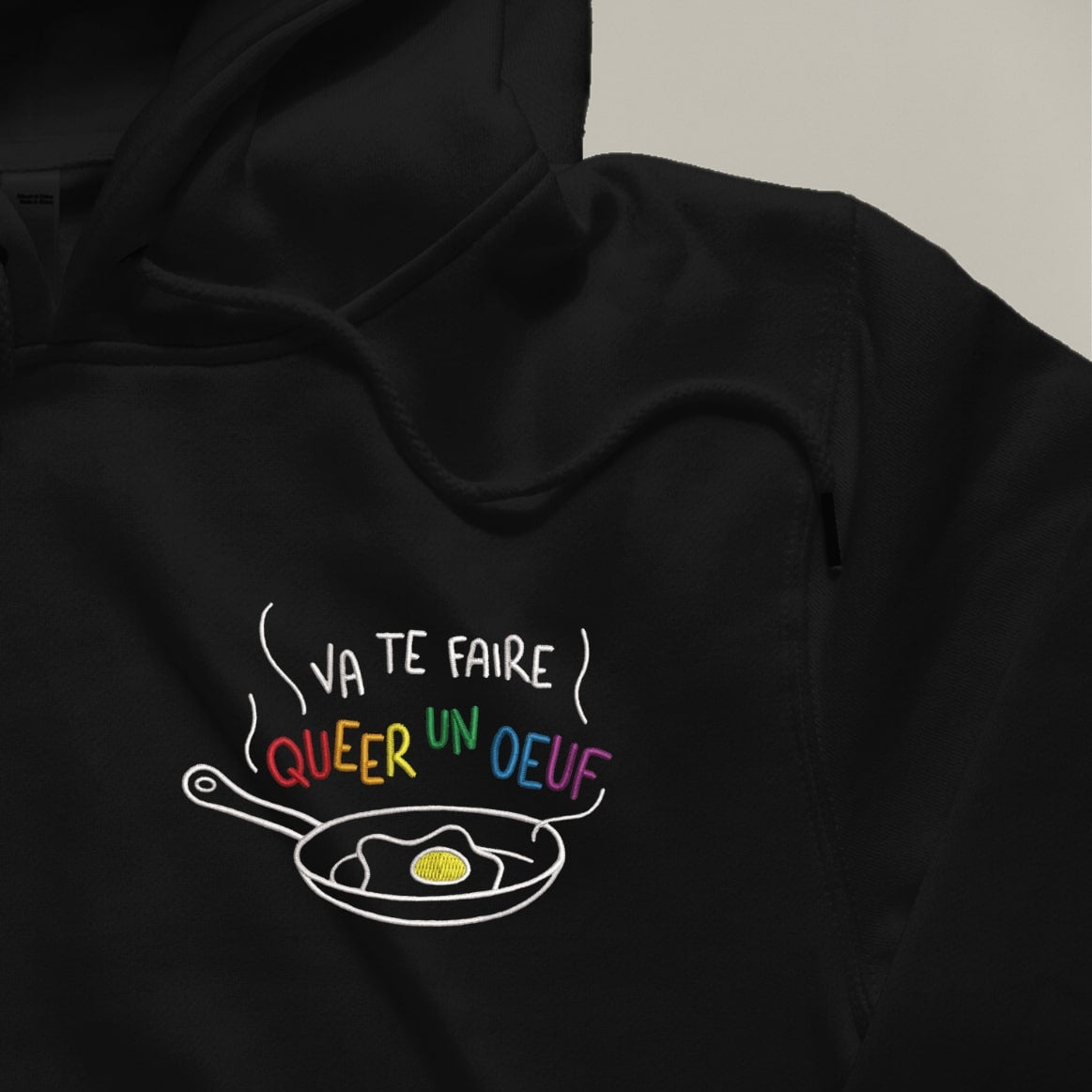 Sweat à capuche Va Te Faire Queer Un Oeuf